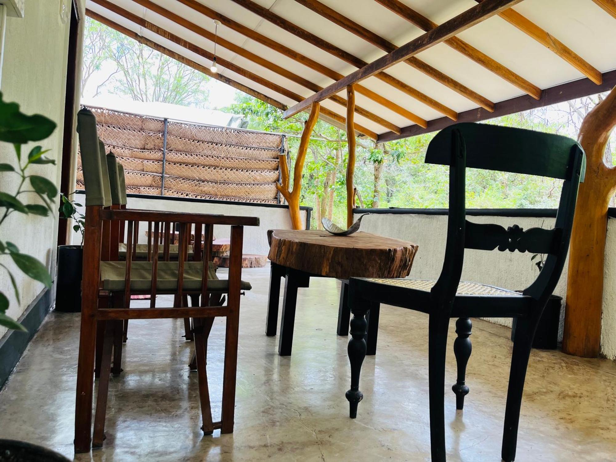 Funky Leopard Safari Lodge Bordering Yala National Park Kataragama Extérieur photo